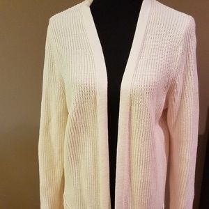 Long white sweater with pockets